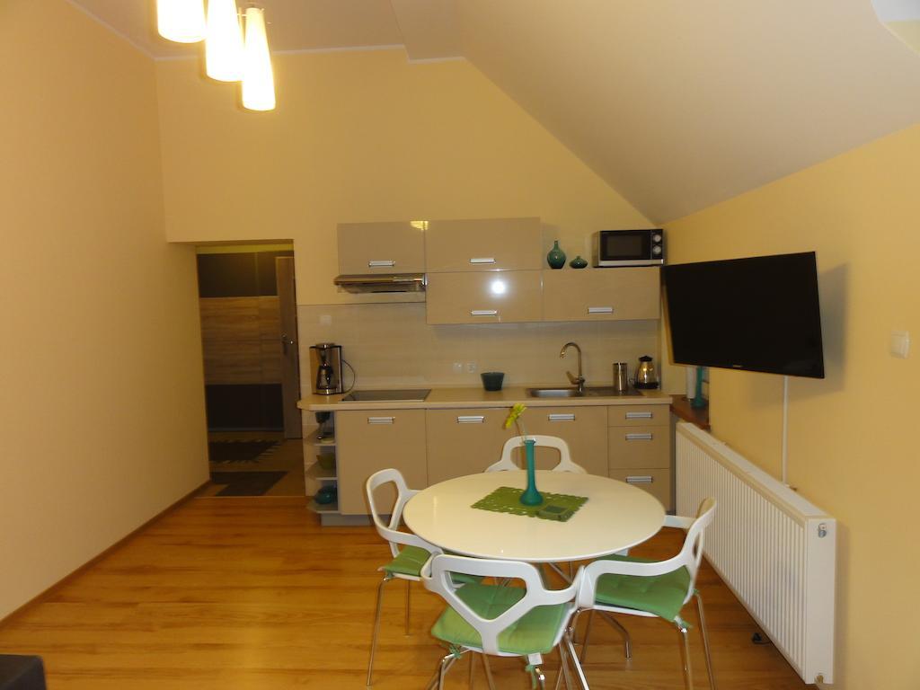 ヴィスワApartament Bukowaアパートメント 部屋 写真